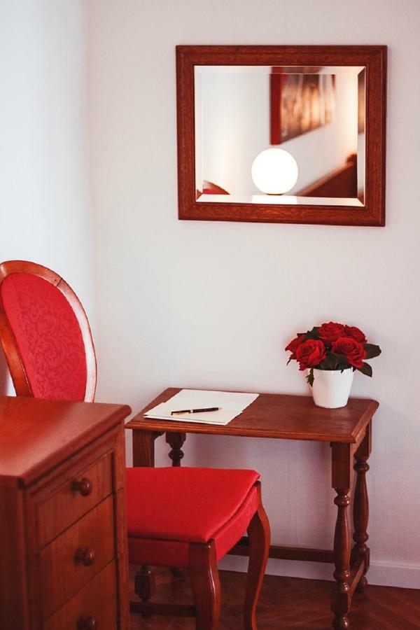 Milana - Cozy With Free Parking Apartament